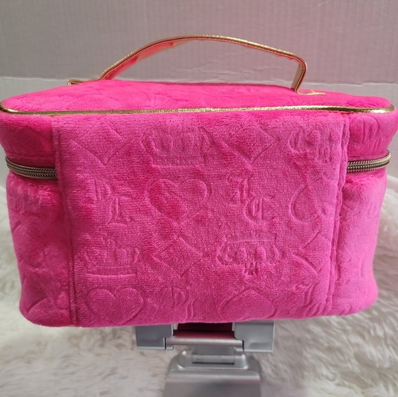 Juicy Couture Travel Velour Makeup Case Train Bag Hot Pink Gold Cosmetic Bag - Picture 2 of 8